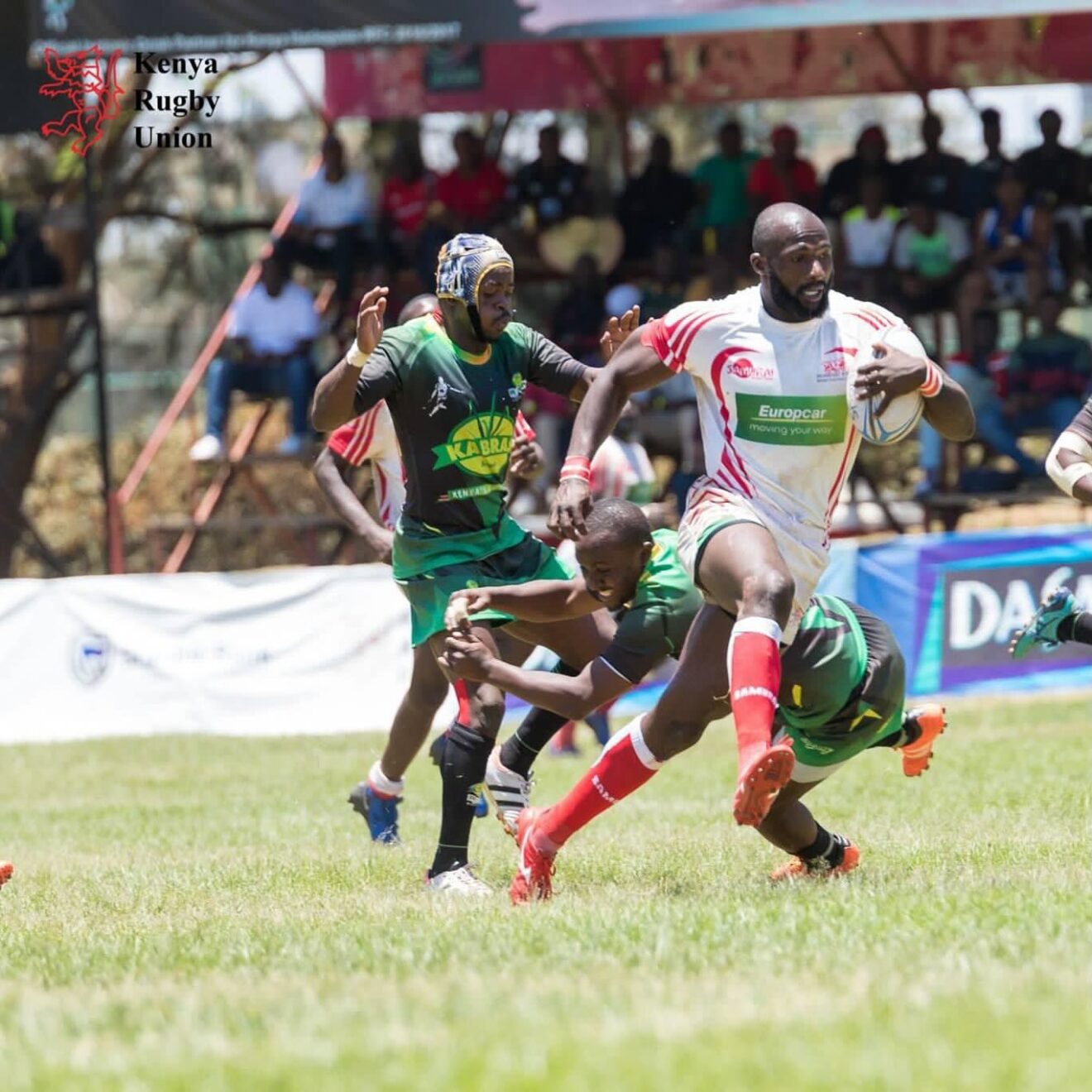 picture of a rugby player making a break